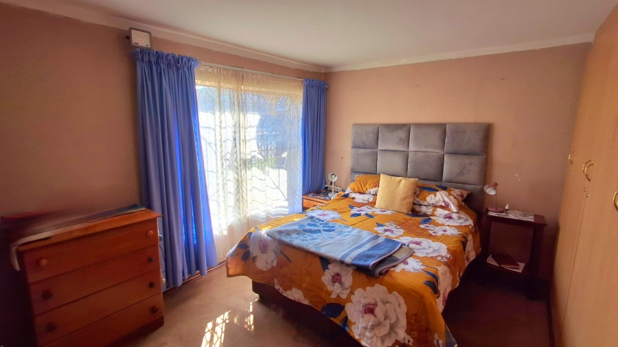 2 Bedroom Property for Sale in Vaalpark Free State